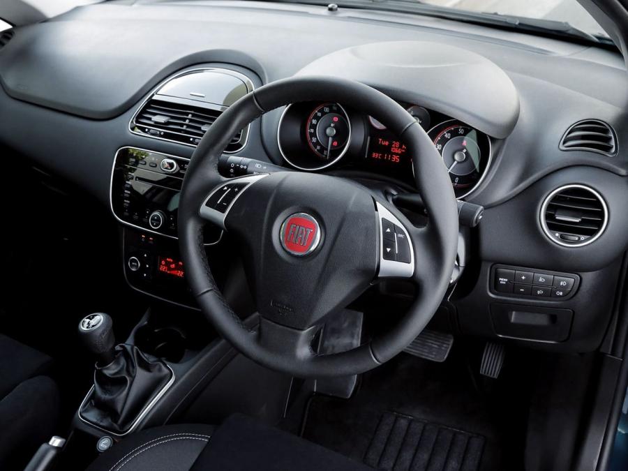 Fiat Punto 2012 года  (JP) (фото 2 из 6)